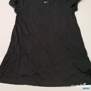 Auktion Nike Shirt Kleid 