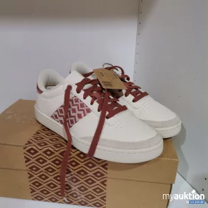 Auktion NGO Sneaker 