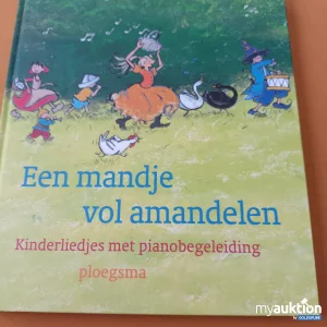 Auktion Een mandje vol amandelen