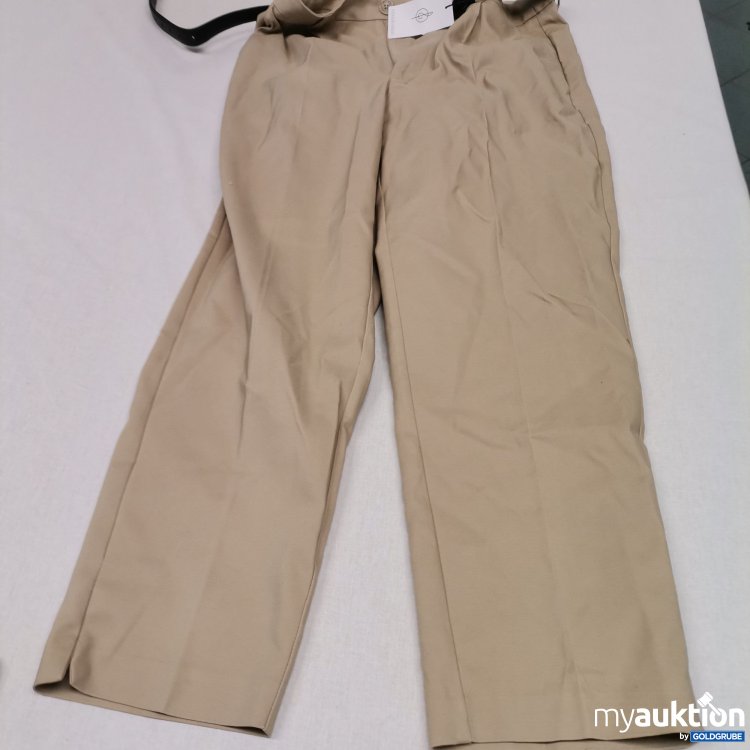 Artikel Nr. 742107: Stradivarius Hose mit Gürtel 