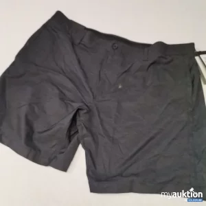 Auktion Under Armour Shorts verschmutzt 