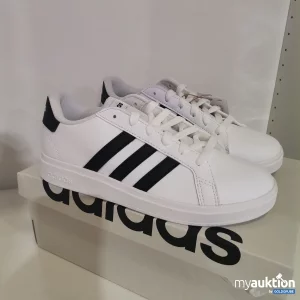 Auktion Adidas Sneaker