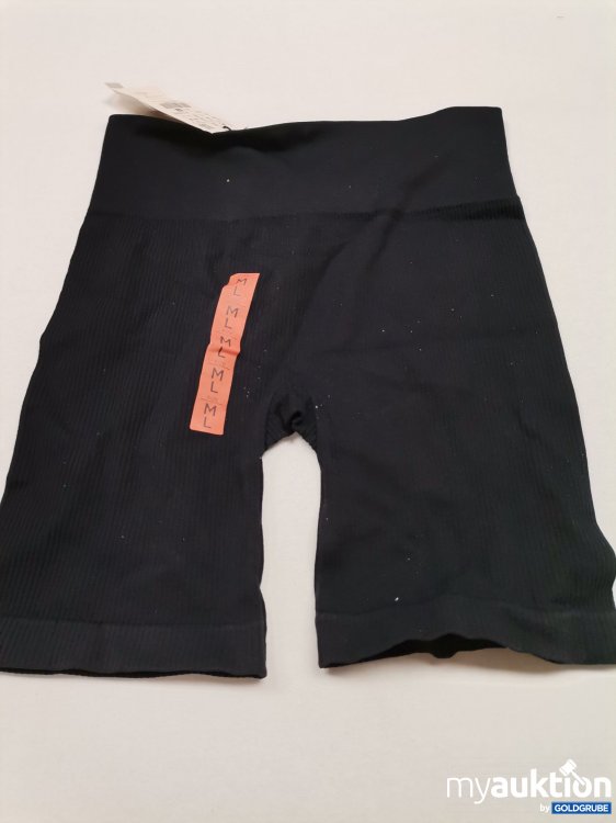 Artikel Nr. 648166: Bershka Shorts 