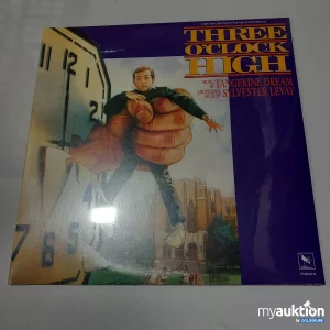 Auktion "Three O'Clock High" Filmmusik-LPProduktbeschreibung: Soundtrack Vinyl der klassischen Highschool-Komödie.