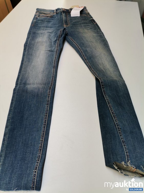 Artikel Nr. 515197: Stradivarius Damen Jeans 