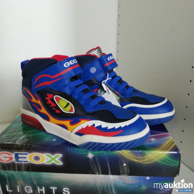 Artikel Nr. 747234: Geox Lights ja inek Sneaker 