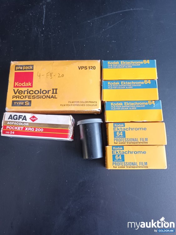 Artikel Nr. 390283: 12 x Originalverpackte Vintage Foto Filme meist von Kodak 