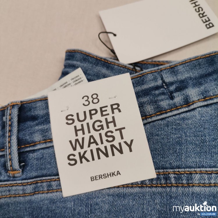 Artikel Nr. 742333: Bershka Jeans 