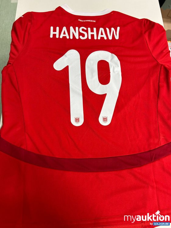 Artikel Nr. 391360: Trikot von Verena Hanshaw, von allen ÖFB-Teamspielerinnen signiert