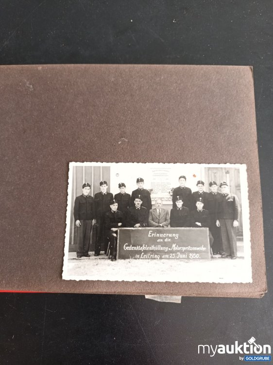 Artikel Nr. 398490 Artikel Nr. 398490: Teilbestücktes Fotoalbum der Freiwilligen Feuerwehr der Stadt Leibnitz 1956