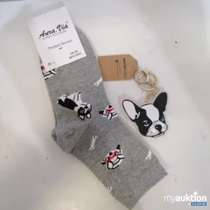 Auktion Socken und Schlüsselanhänger 