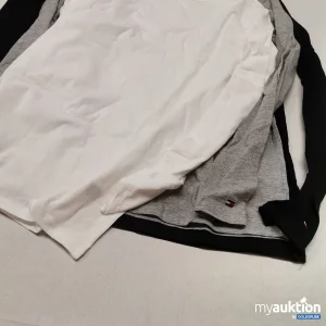 Auktion Tommy Hilfiger Shirts