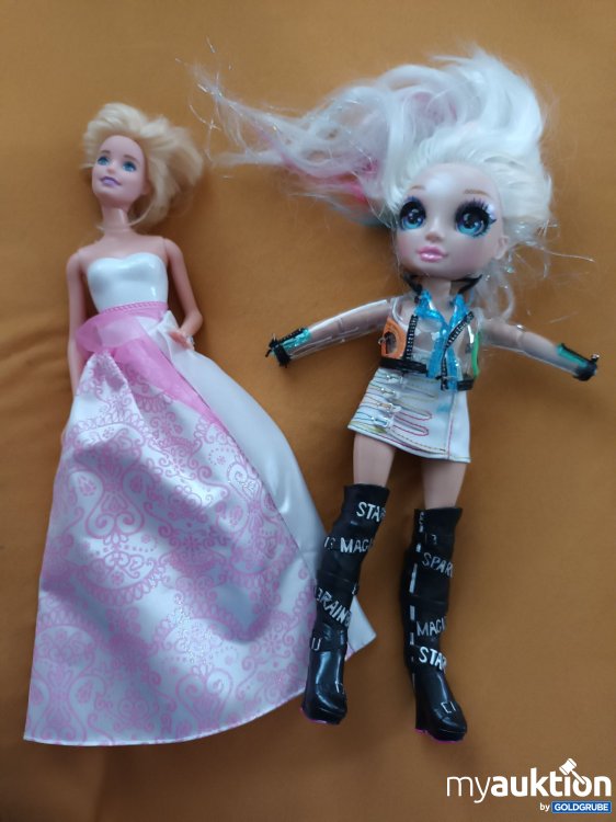 Artikel Nr. 390707: Rainbow High und Barbie Prinzessin Puppen