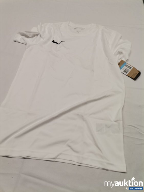 Artikel Nr. 775732: Nike Shirt verschmutzt 