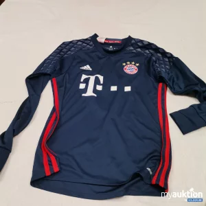 Auktion Adidas Bayern München Trikot ohne Etikett