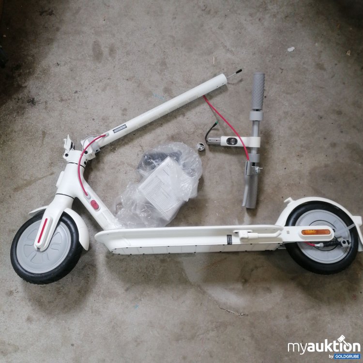 Artikel Nr. 758805: Xiaomi Mi Electric Scooter 3 Lite Rücklicht beschädigt 