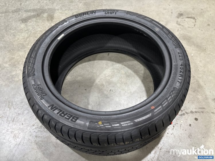 Artikel Nr. 435853: Berlin Tires Summer UHP 1 225/45 ZR 17