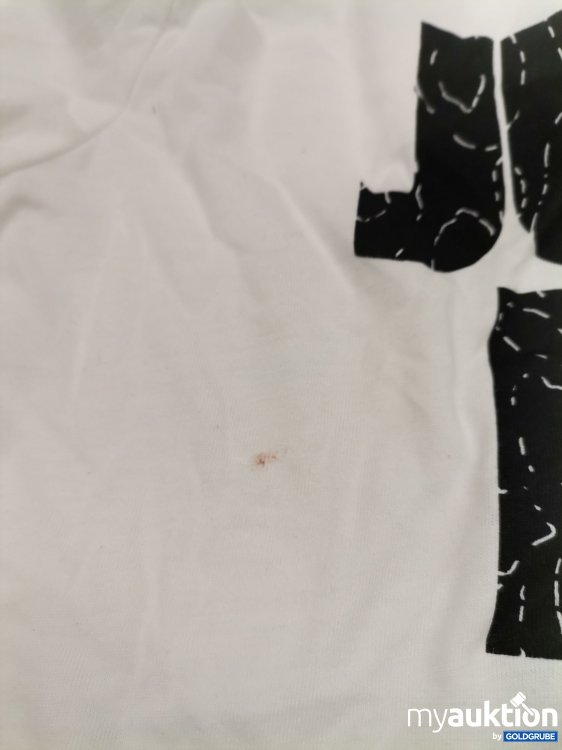 Artikel Nr. 775923: Nike Shirt verschmutzt 