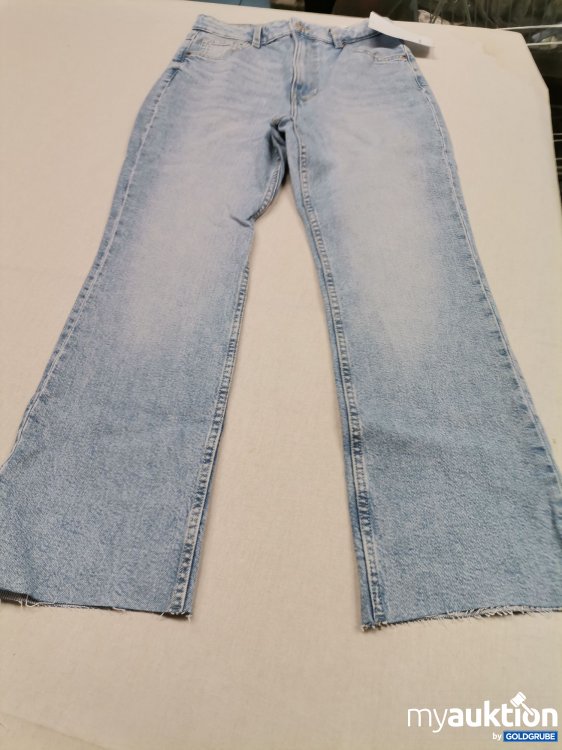 Artikel Nr. 735947: Bershka Jeans 